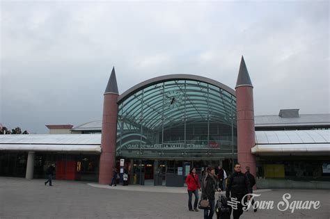 Rewind: Gare de Marne-la-Vallée - Chessy | DLP Town Square - Disneyland ...