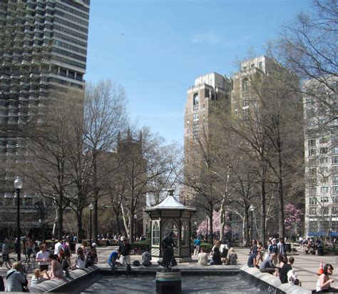 Urban Photography: Rittenhouse Square Park & Macy's