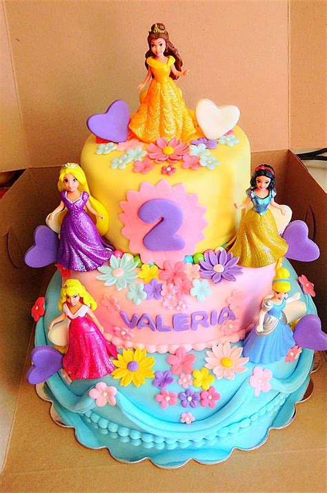 Pastel de princesas de disney, Tortas de princesas, Tortas de ...