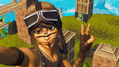 Download Funny Fortnite Peace Sign Picture | Wallpapers.com