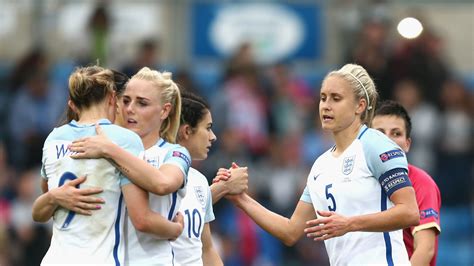 England Women's head coach Mark Sampson blessed with options, says Fern Whelan | Football News ...