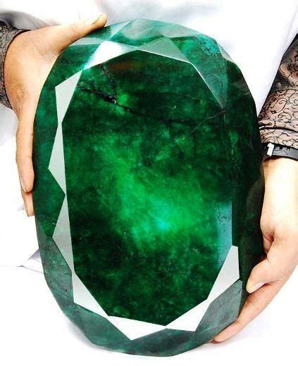 "Teodora", the world's largest faceted emerald, weighs in at 57,500 ...