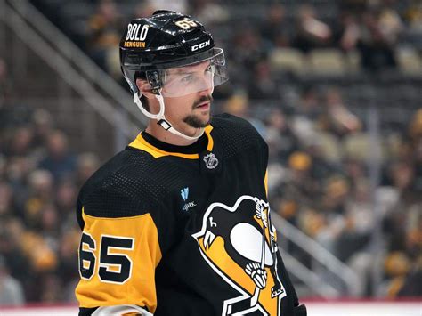 Penguins Insider calls out Erik Karlsson for his Poor Play