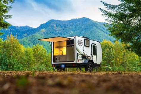 15 Best Small Campers: Ultimate Buying Guide | Camping World RV Sales