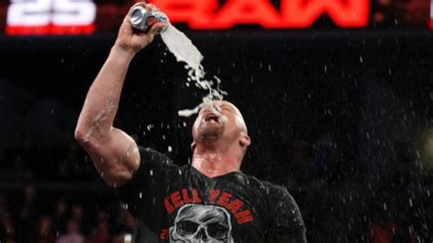 WWE RAW 25: Stone Cold stunners, D-Generation X light up historic night in New York - Sports News