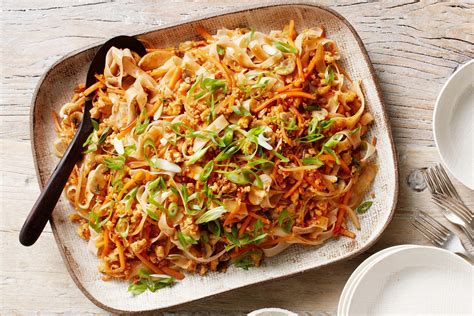 Curtis Stone's stir-fried rice noodles with chicken and vegetables recipe