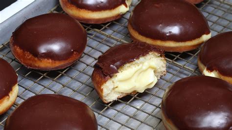 Homemade Boston Cream Donut Recipe | Donut recipes, Boston cream donut, Cream donut recipe