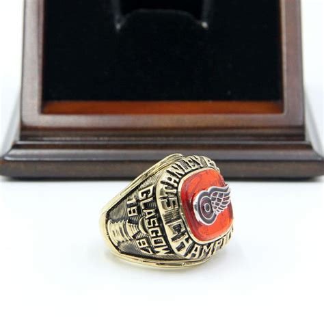 NHL 1997 Detroit Red Wings Stanley Cup Championship Replica Ring