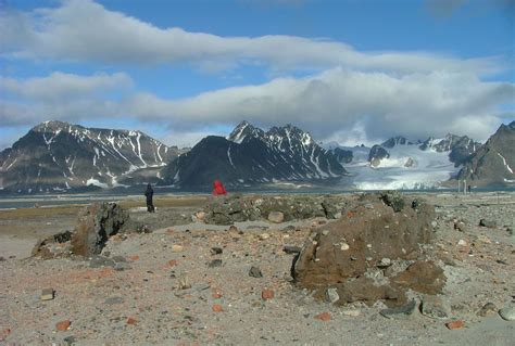 Svalbard - Smeerenburg then and now