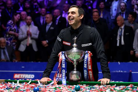 Ronnie O'Sullivan eyes eighth world title after equalling record