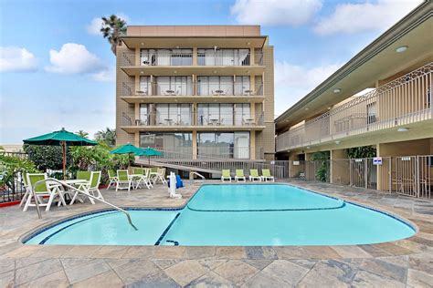 TORRANCE INN AND SUITES - Torrance CA 4111 Pacific Coast Highway 90505