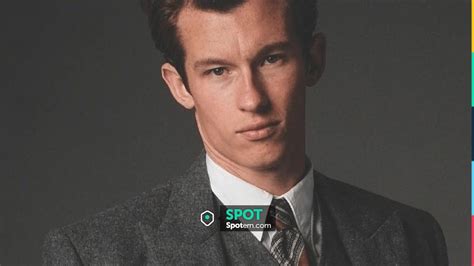 The 3-piece costume worn by Theseus Scamander (Callum Turner) in Fantastic Beasts: The Crimes of ...