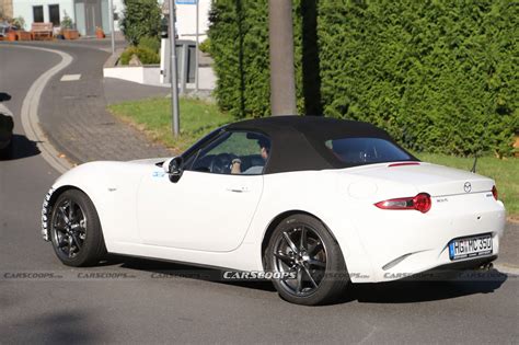 Next-Gen 2025 Mazda MX-5 Miata Mule Spied, Should Combine Fun With Efficiency | Carscoops