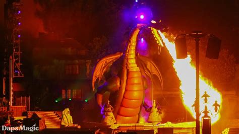 Fantasmic! Dragon Goes Up in Flames at Disneyland : r/DisneyNewsfeed