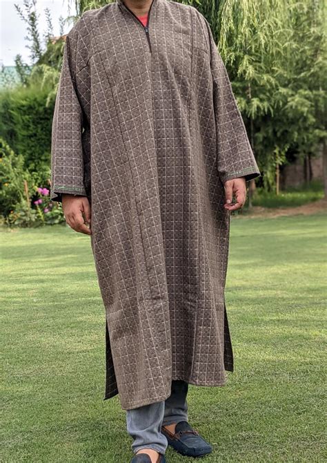 Brown Men Traditional Kashmiri Checkered Pheran - Gyawun