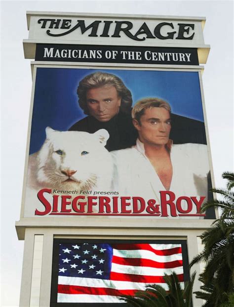 Siegfried and Roy's storied career on the Las Vegas Strip - ABC News