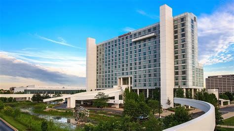 Renaissance Schaumburg Convention Center Hotel - YouTube