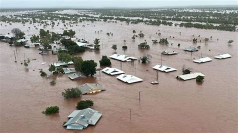 How a low-level category cyclone caused Cairns' largest flood in more than a century - ABC News