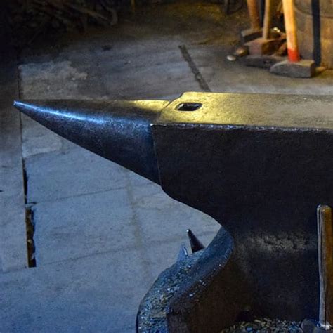 Best Types of Blacksmith Anvils 2024 (Where To Buy An Anvil?) - Working ...