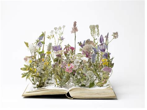 Booklicious: Su Blackwell's Book Sculptures