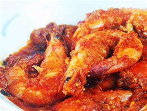 Sambal Udang (Prawns in Chilli Paste) - KitchenTigress