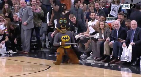 San Antonio's Coyote Mascot Heroically Caught A Bat At Spurs-Pelicans