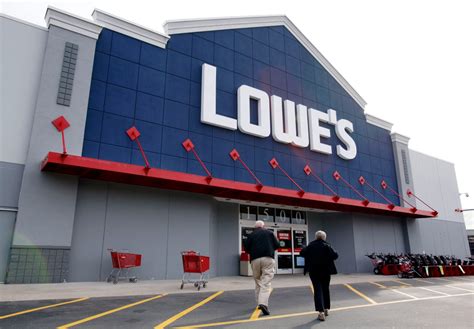 Lowe’s Canada confirms COVID-19 case at store in Burlington - Hamilton ...