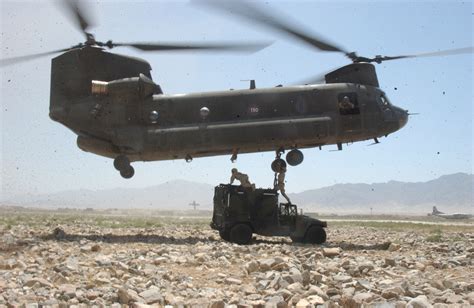 File:CH-47 Chinook in Bagram.jpg - Wikipedia, the free encyclopedia