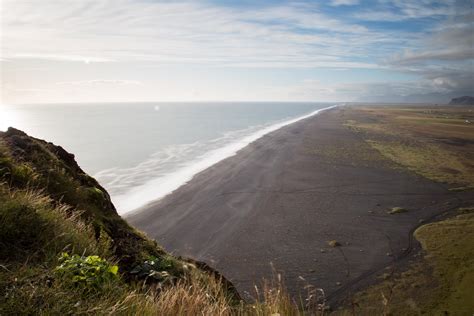 Black Sand Beach - Dyrholaey, Vik - [5317x3545] [OC] : EarthPorn