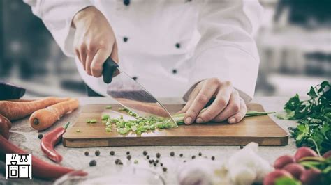 What Knives Do Professional Chefs Use? (And Michelin Chefs Too!)