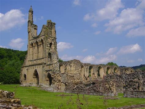File:Byland Abbey, north yorkshire.jpg - Wikimedia Commons