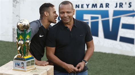 Qui est Neymar Senior, le si influent père de la star parisienne ...