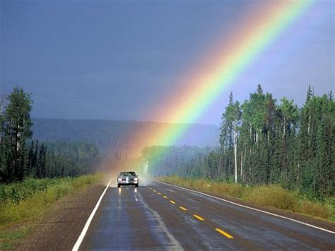 15 Photos How Does It Look the End of a Rainbow - YourAmazingPlaces.com