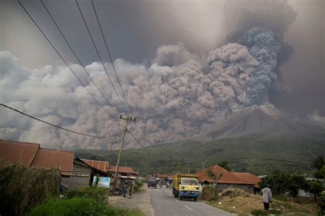 Indonesia's Mount Sinabung Volcano Erupted Yesterday And The Photos Are Spooky As Hell