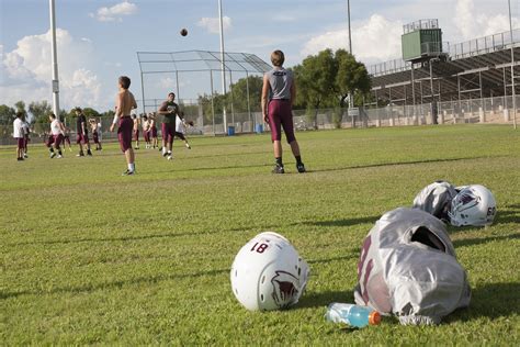 New rule limits contact during high school football practices – Cronkite News