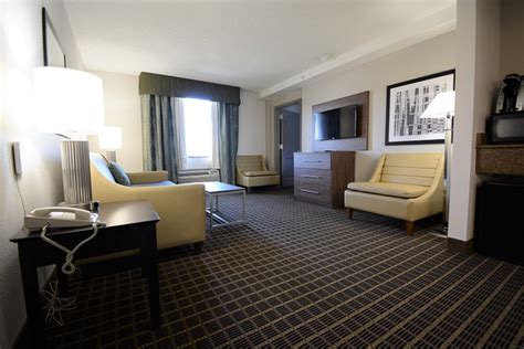 HOLIDAY INN HAZLET, AN IHG HOTEL $132 ($̶1̶6̶8̶) - Prices & Reviews - NJ