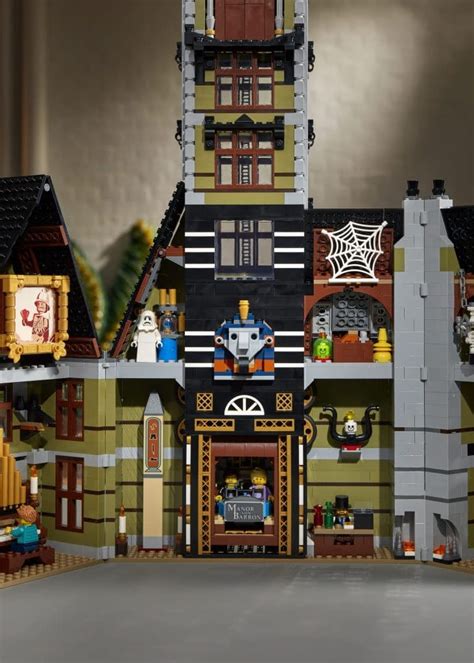 LEGO is Ready to Scare Your Collection With New Haunted House Set