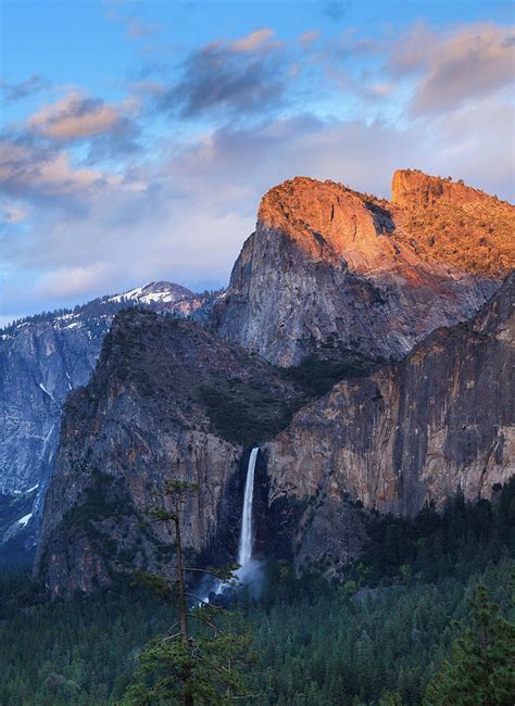 Bridal Veil Falls, Yosemite by M Bilton