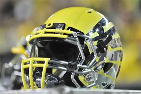 Keep Our Ducks Safe: A Brief History of Oregon’s Football ...