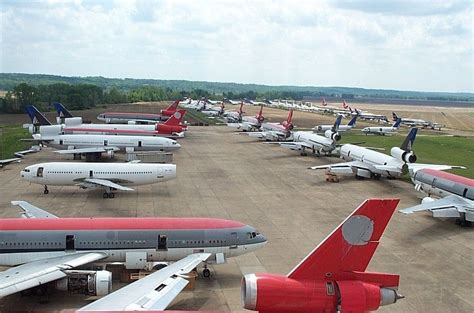 airplane boneyard - Google Search | Airplane boneyard, Airplane graveyard, Commercial aircraft