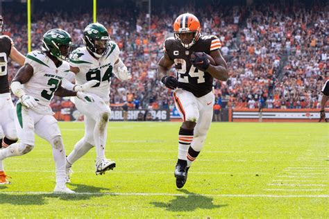 Nick Chubb's misguided touchdown paves way for Jets' comeback