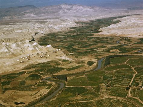 rift valley | National Geographic Society | Rift valley, African great ...