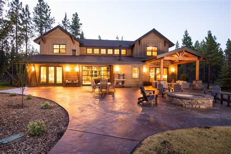 Modern home in Oregon | Custom home builders, Home builders, Custom homes