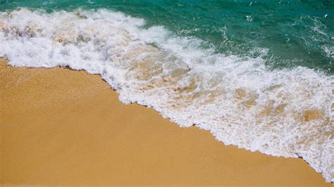 Baixe imagens grátis de Ondas quebrando na praia - Imagens em HD