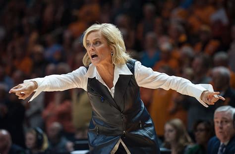 Baylor University women's basketball coach Kim Mulkey blasts sexual assault scandal - AOL News