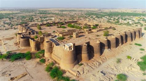 Top 10 Astonishing Facts About Derawar Fort - Discover Walks Blog