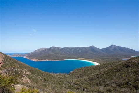 Tassie - Hiking Wineglass Bay - Living EZ