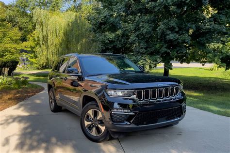 Jeep Puts Best Face Forward With 2019 Cherokee Redesign | Videos | Cars.com