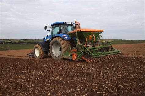 Save €300 a year by reseeding - Teagasc - Agriland.ie