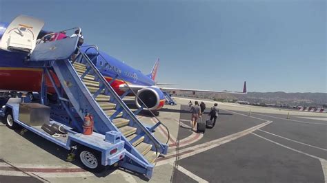 Boarding a Southwest flight at Burbank Bob Hope Airport - YouTube